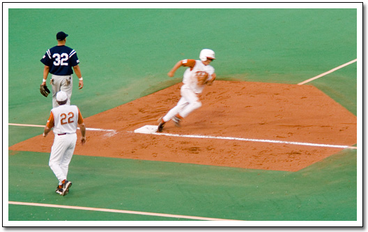 [Travis Tucker rounds 3b]
