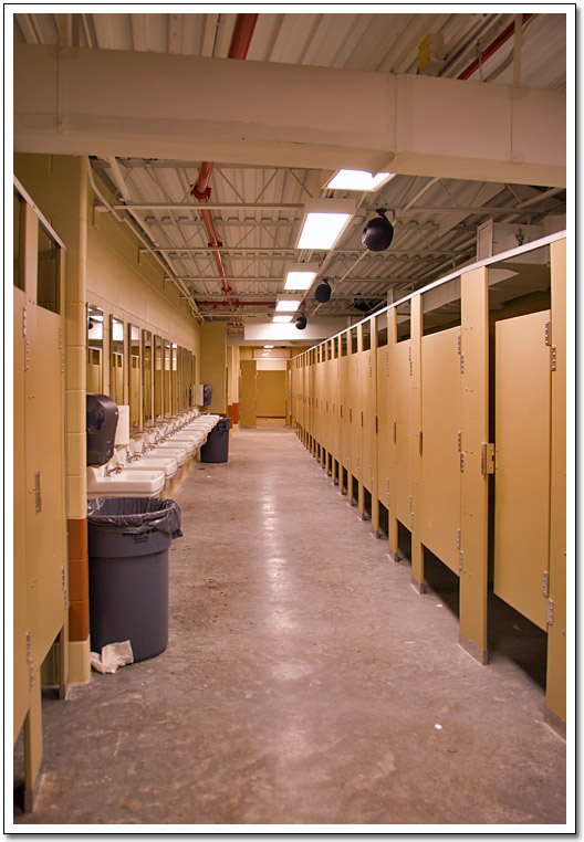 [Women's bathroom]
